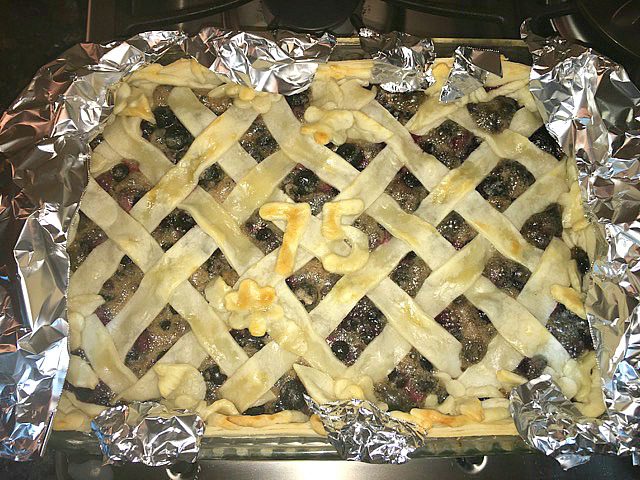 Making homemade blueberry pie - Leslie Anne Tarabella blog.