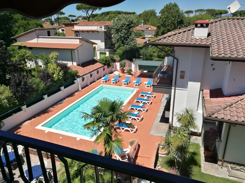 Hotel Tarabella in Forte dei Marmi Italy. - leslieannetarabella.com 